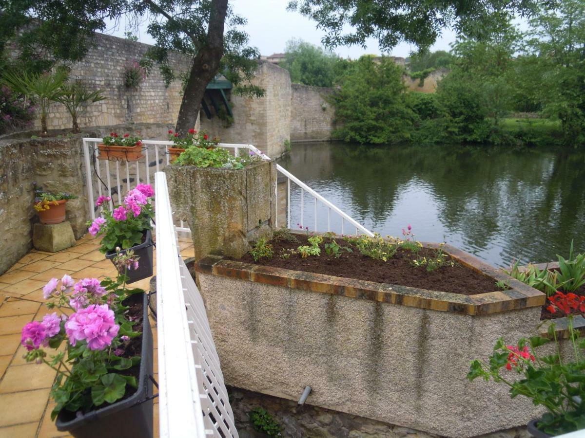 Bed and Breakfast Moulin De L'Abbesse Thouars Exterior foto