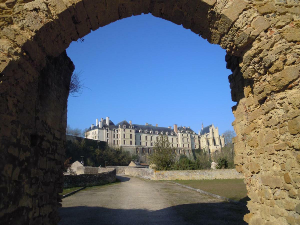 Bed and Breakfast Moulin De L'Abbesse Thouars Exterior foto