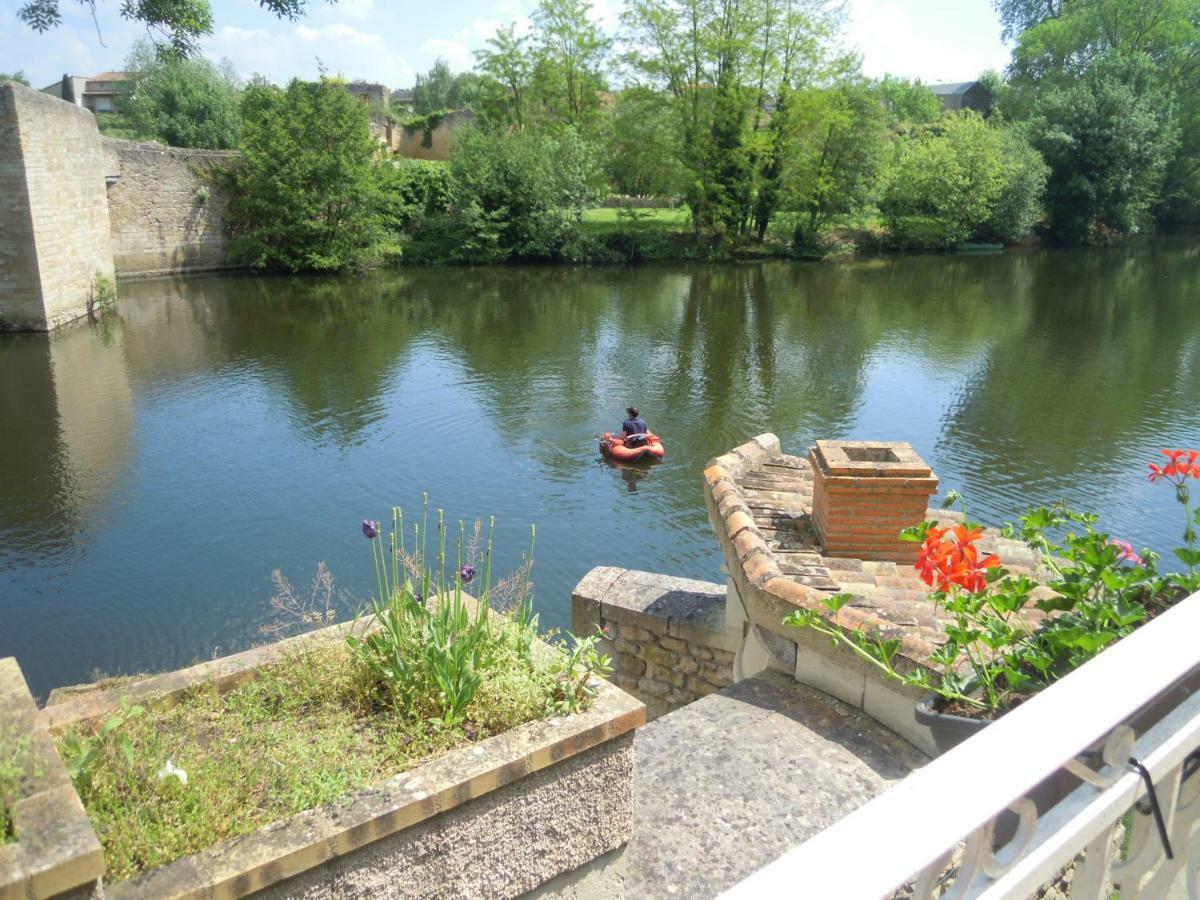 Bed and Breakfast Moulin De L'Abbesse Thouars Exterior foto